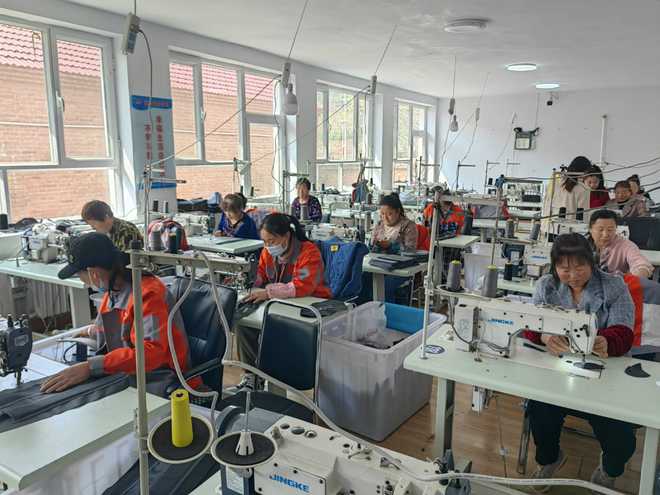 河北圍場 微工廠與勞務派遣雙引擎驅動就業振興